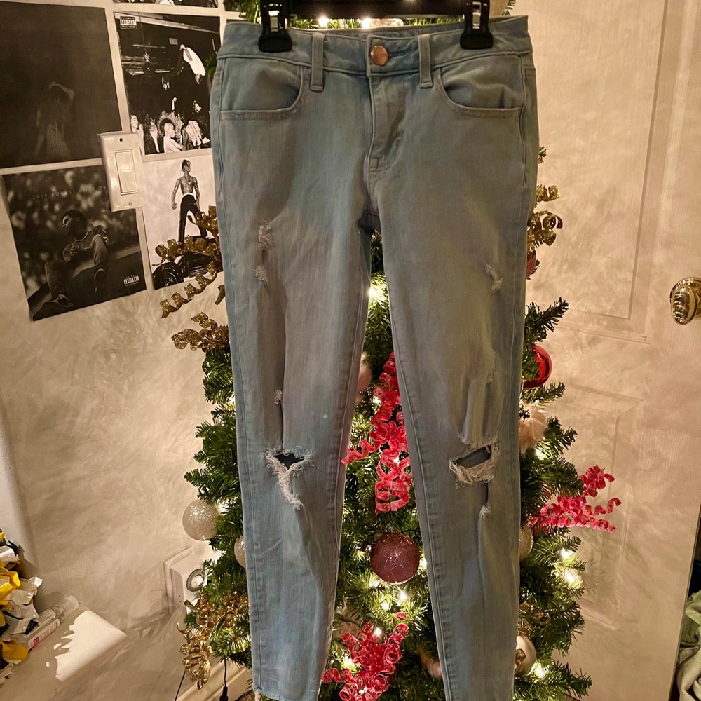 Only Worn Once American Eagle Jeans!